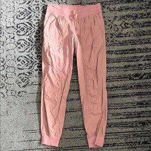 NO FLAWS! Lululemon Athletica Mauve Dance Studio Jogger Pants size 8